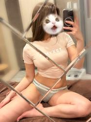 Erika (22)