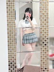 Naomi (20)